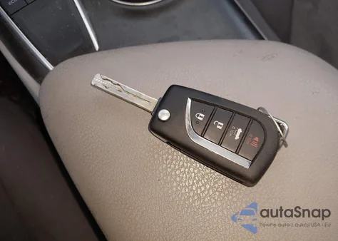 2024 Toyota Camry Le z USA, uszkodzony, nr VIN 4T1C11AK5RU199774